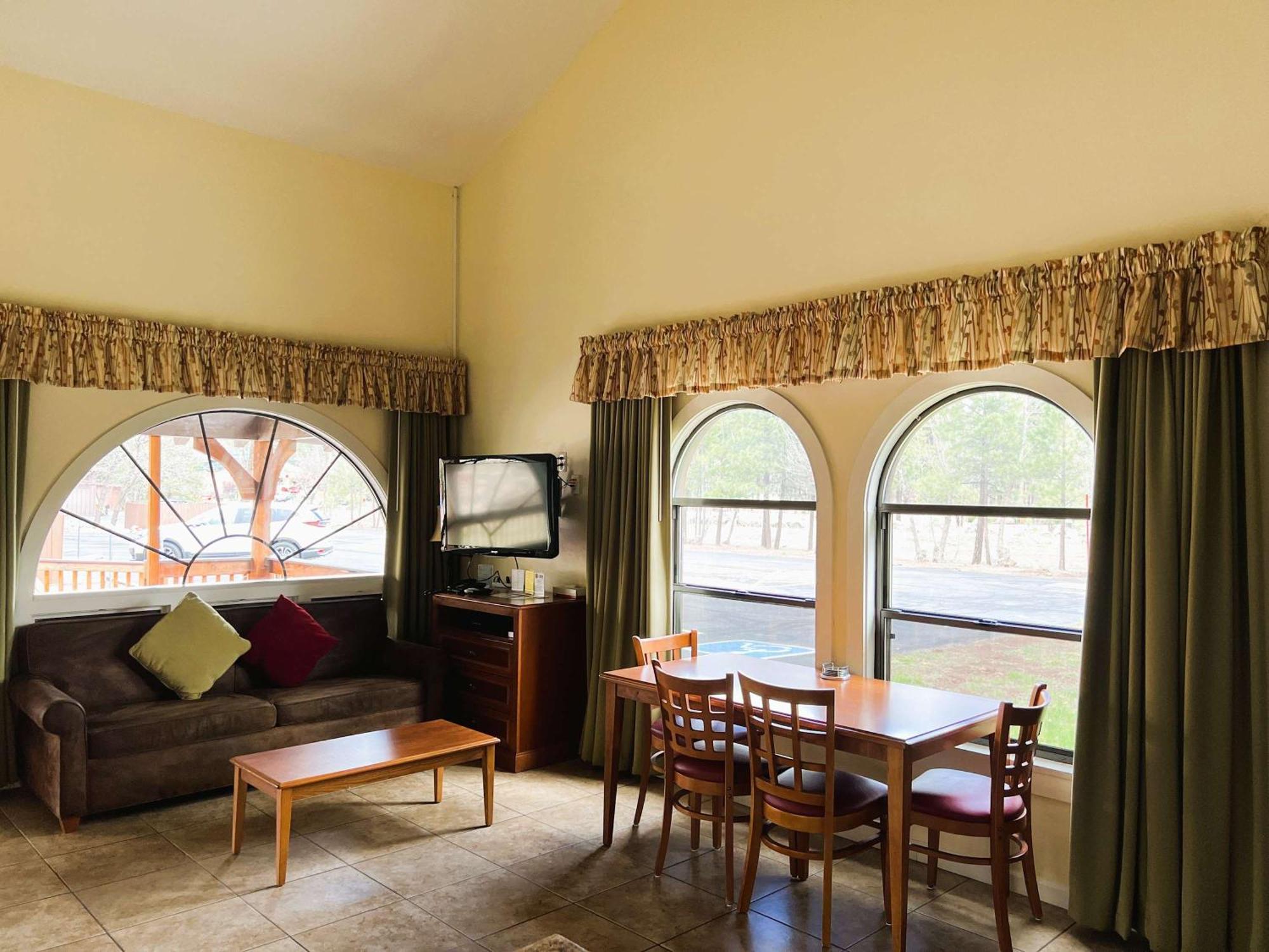 Roundhouse Resort Pinetop-Lakeside Bilik gambar